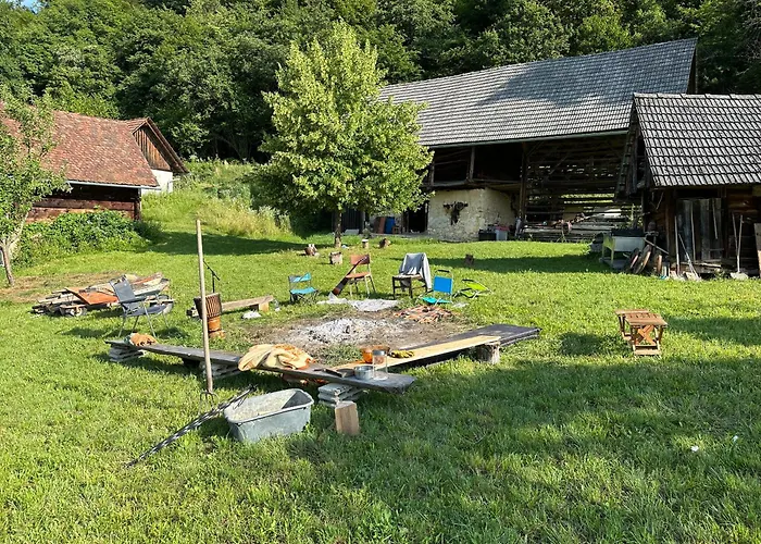 Nature-based Retreat By Naj Raste *